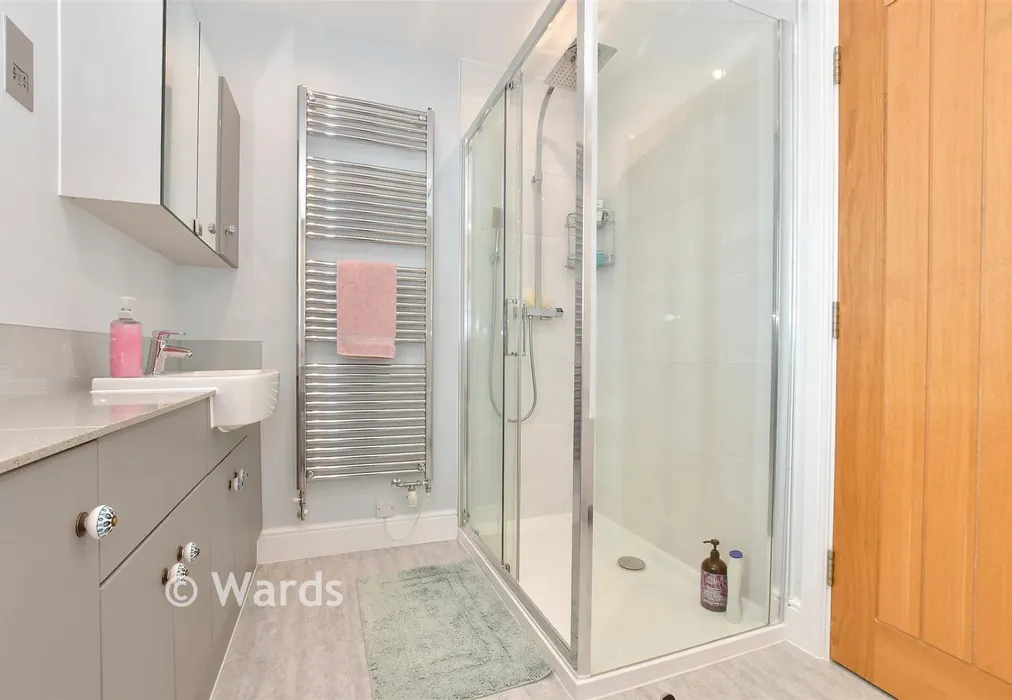 Bathroom - St. Crispin Close, Worth, Deal, Kent - Wards of Kent