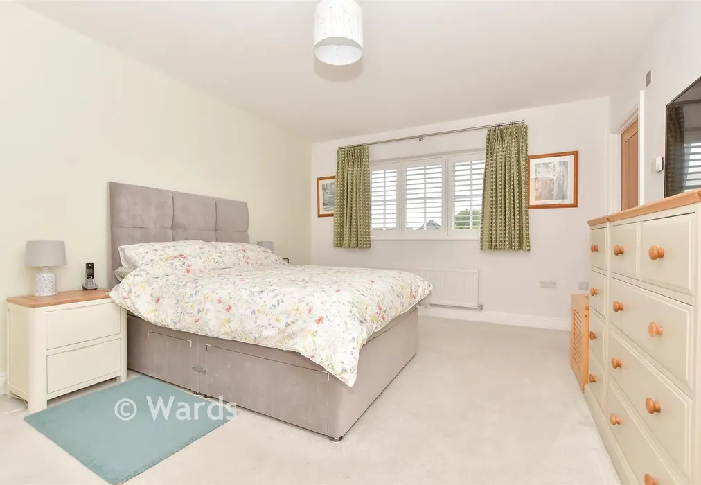 Bedroom 1 - St. Crispin Close, Worth, Deal, Kent - Wards of Kent