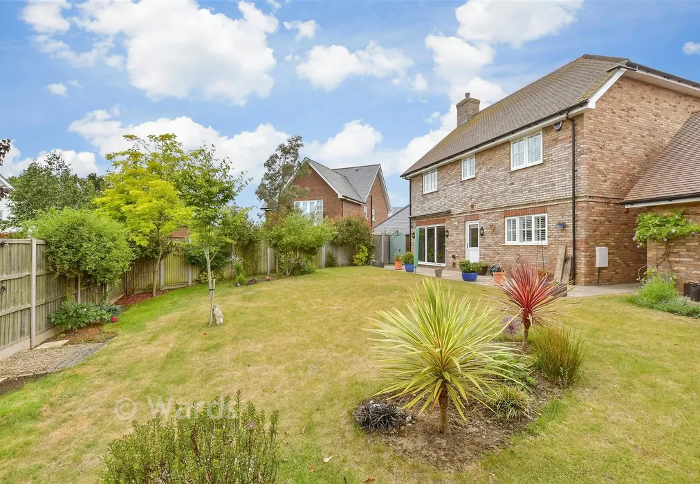 Rear Garden - St. Crispin Close, Worth, Deal, Kent - Wards of Kent