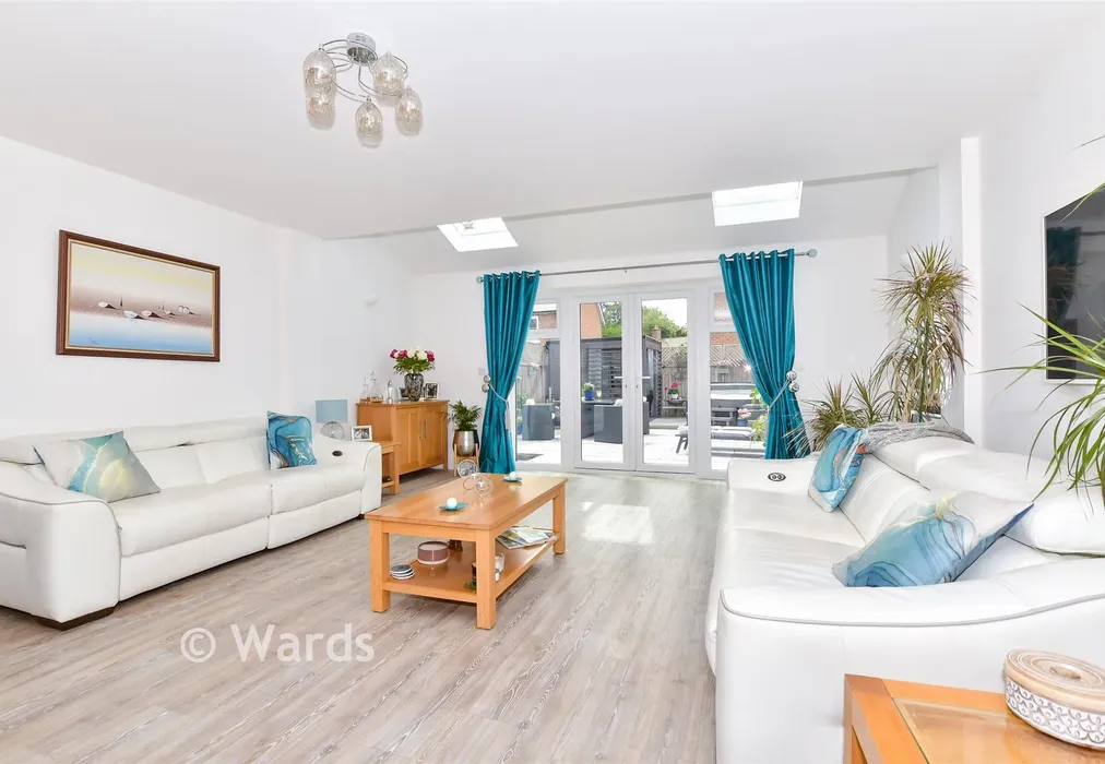 Lounge/Dining Area - Alans Gardens, Yalding, Maidstone, Kent - Wards of Kent