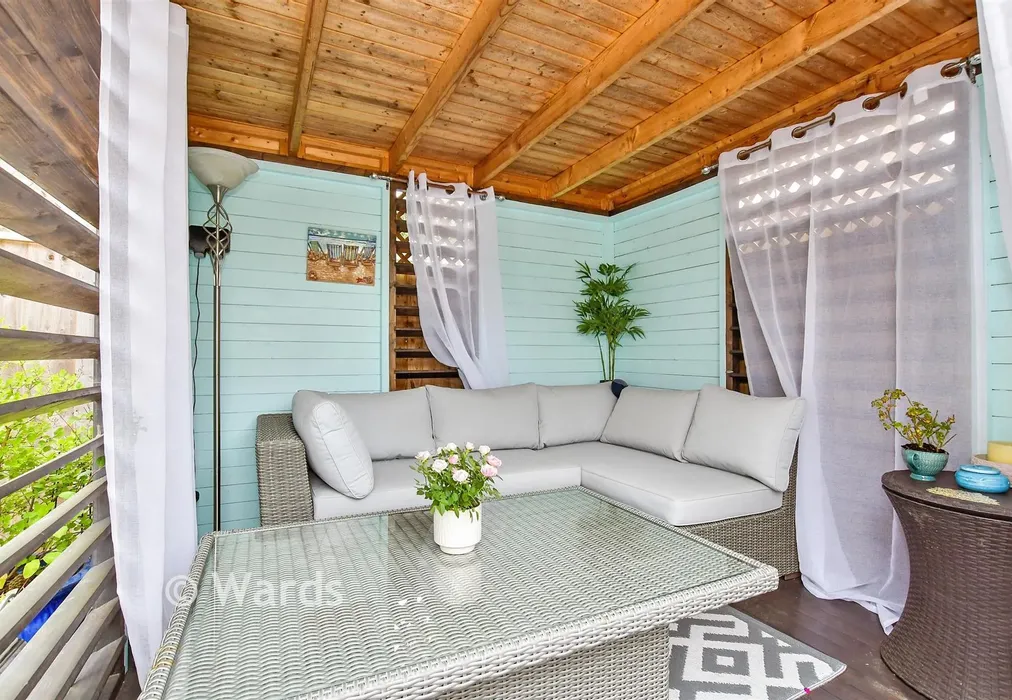 Rear Garden - Alans Gardens, Yalding, Maidstone, Kent - Wards of Kent