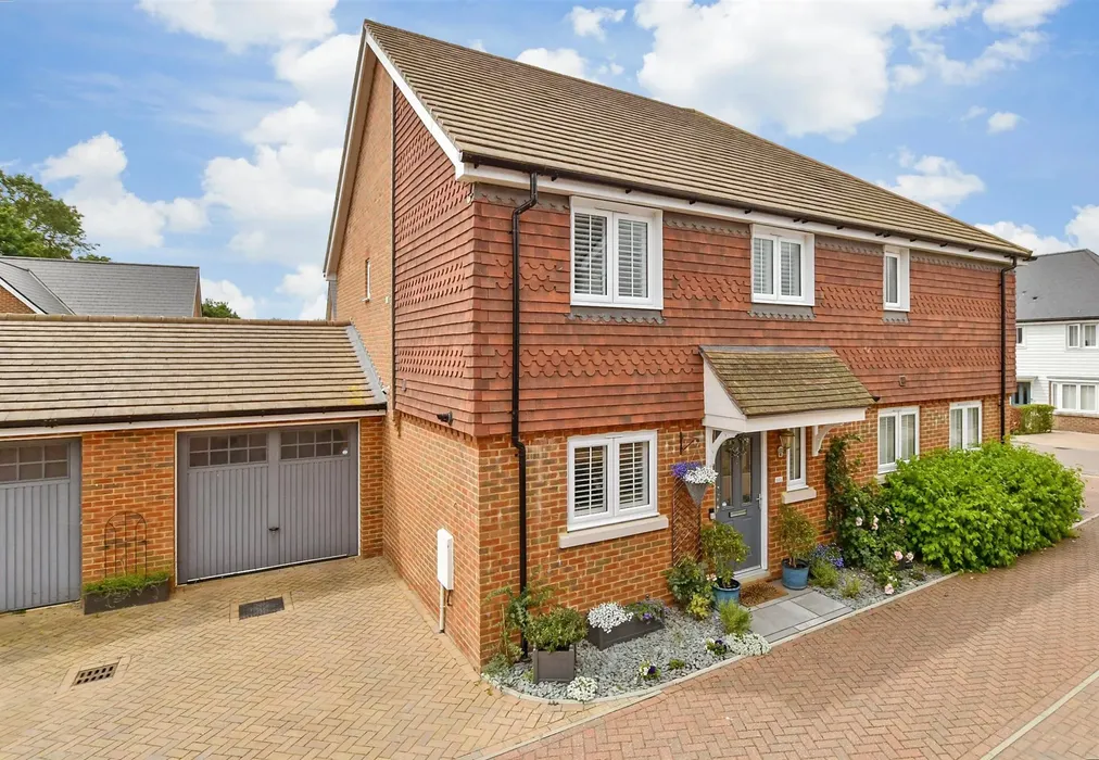 External (Web) - Alans Gardens, Yalding, Maidstone, Kent - Wards of Kent