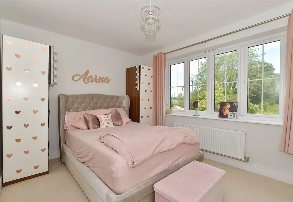 Bedroom 2 - Eames View, Southwater, Horsham, West Sussex - Wards of Kent