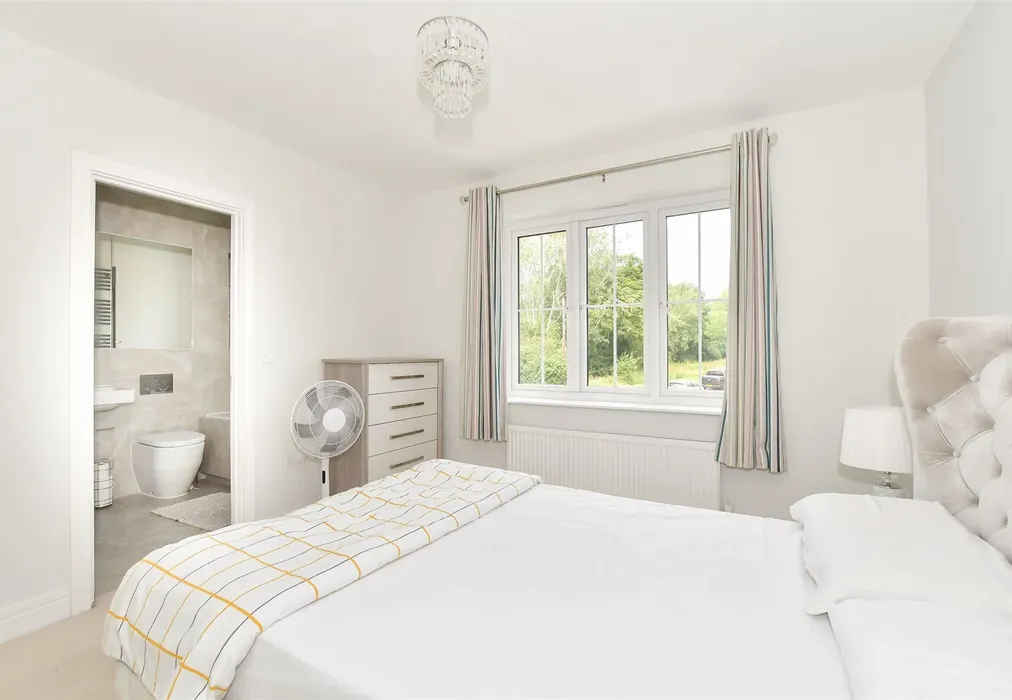 Bedroom 1 - Eames View, Southwater, Horsham, West Sussex - Wards of Kent