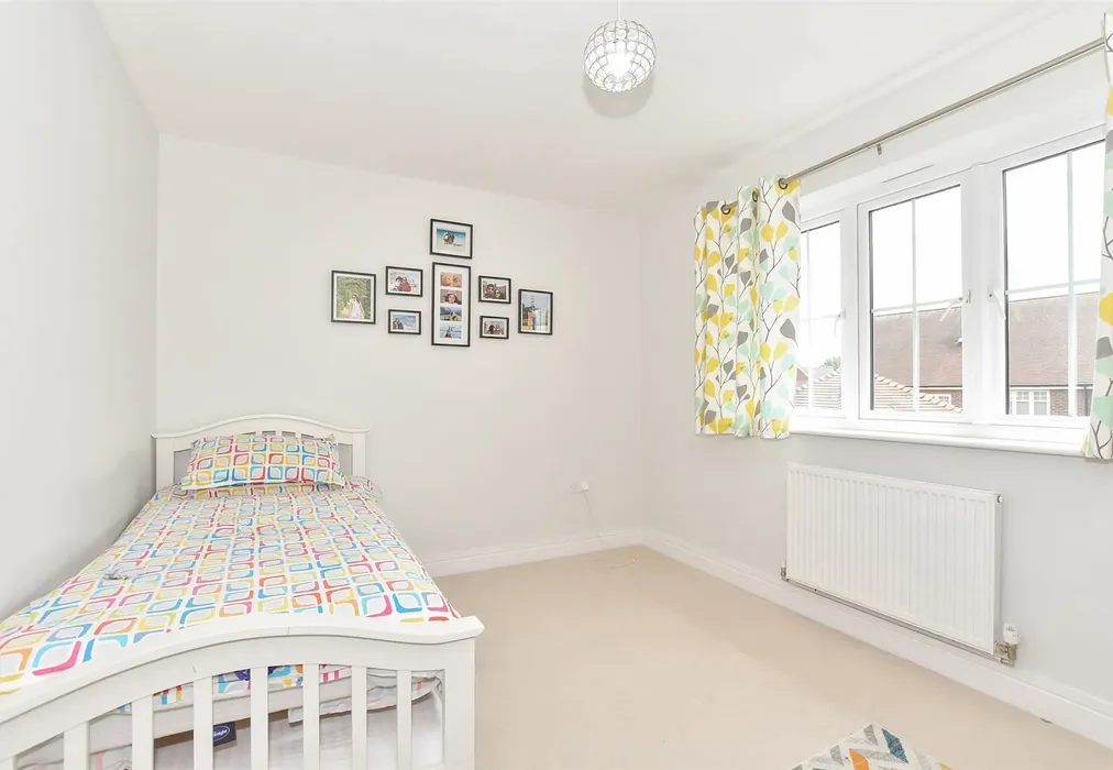 Bedroom 3 - Eames View, Southwater, Horsham, West Sussex - Wards of Kent