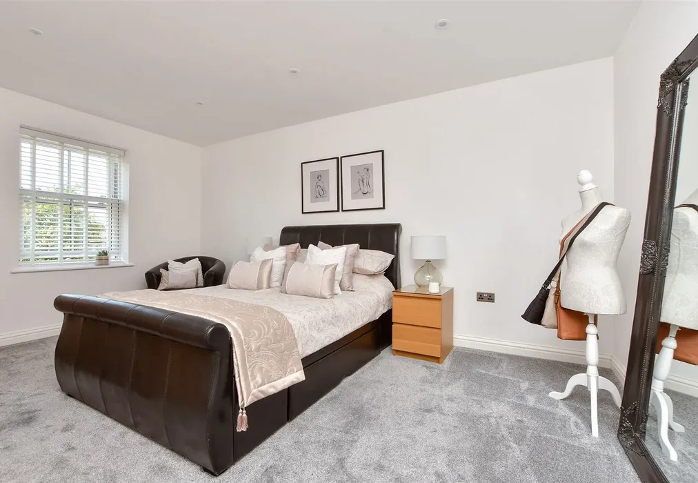 Bedroom 1 - Sceptre Court, Birchington, Kent - Wards of Kent