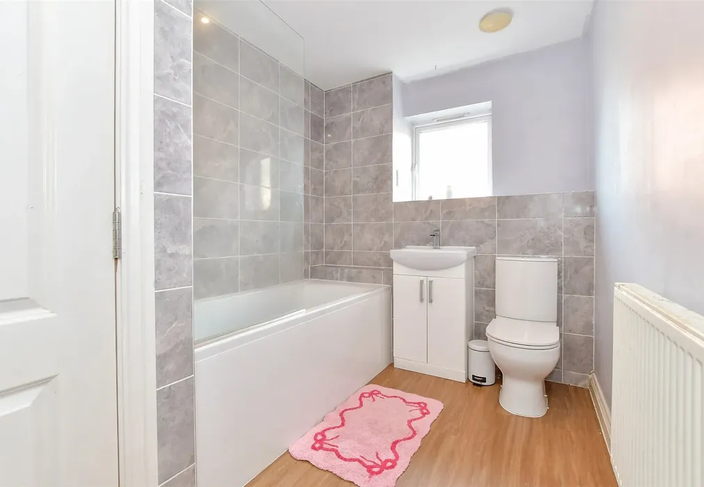 Bathroom - Shearer Close, Havant, Hampshire - Wards of Kent