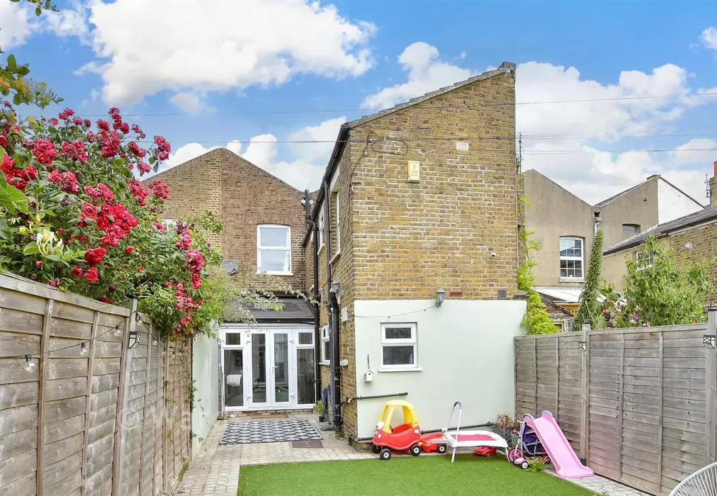 Rear Elevation - Marine Parade, Sheerness, Kent - Wards of Kent