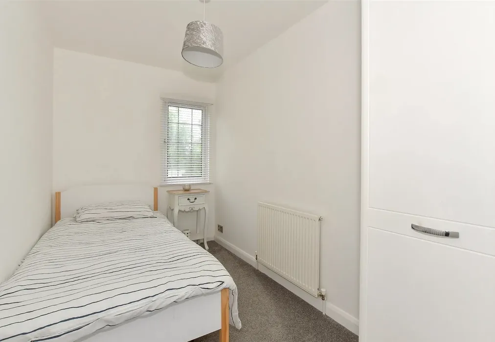 Bedroom 2 - Burmarsh Road, Hythe, Kent - Wards of Kent