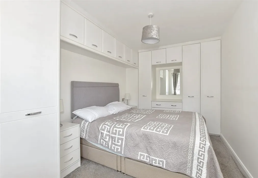 Bedroom 1 - Burmarsh Road, Hythe, Kent - Wards of Kent