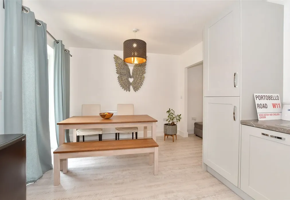 Kitchen/Dining Room - Worsell Drive, Copthorne, West Sussex - Wards of Kent