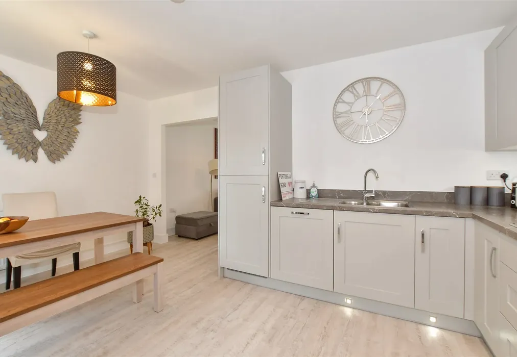 Kitchen/Dining Room - Worsell Drive, Copthorne, West Sussex - Wards of Kent
