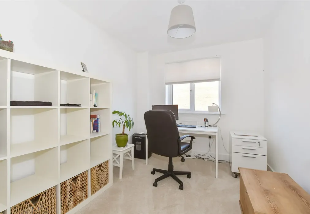 Bedroom 4 - Worsell Drive, Copthorne, West Sussex - Wards of Kent