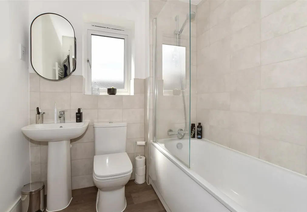 Bathroom - Worsell Drive, Copthorne, West Sussex - Wards of Kent