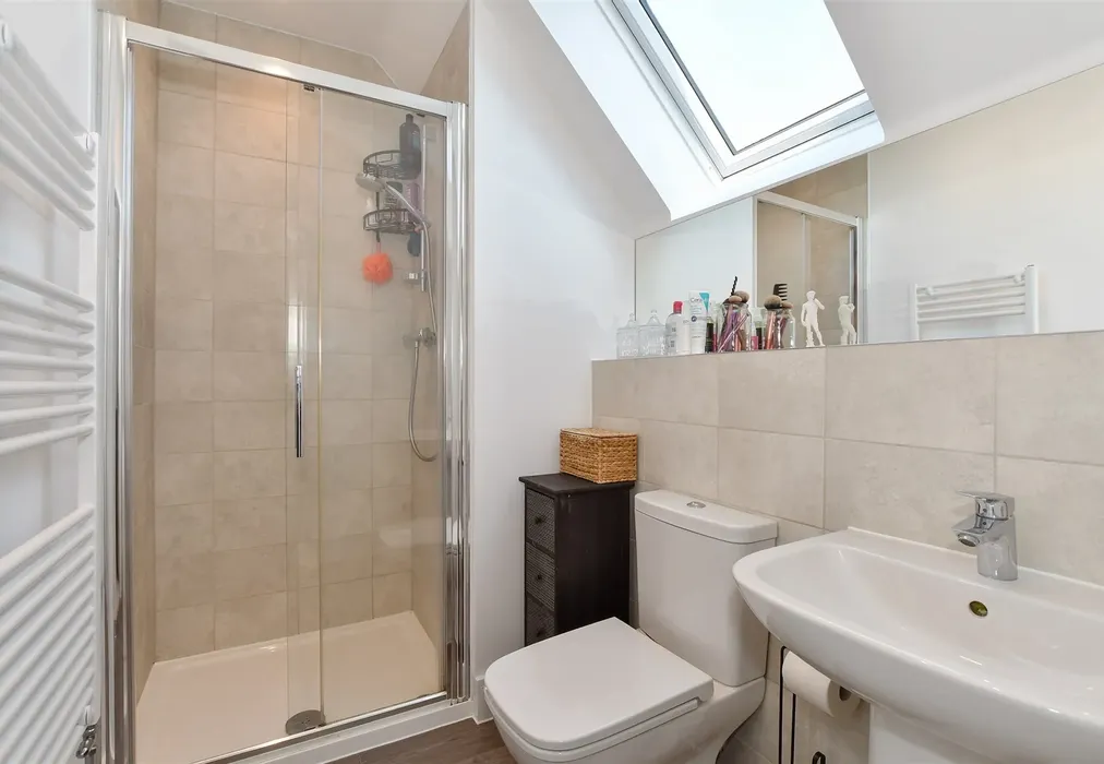 En-Suite Shower Room - Worsell Drive, Copthorne, West Sussex - Wards of Kent