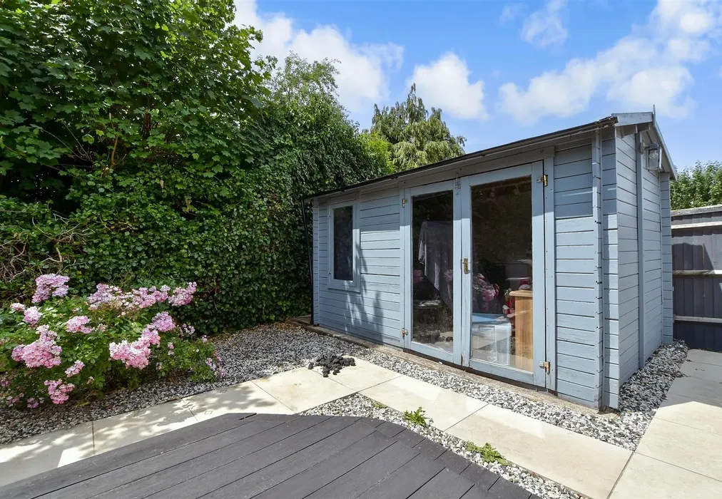External Feature - Daymerslea Ridge, Leatherhead, Surrey - Wards of Kent