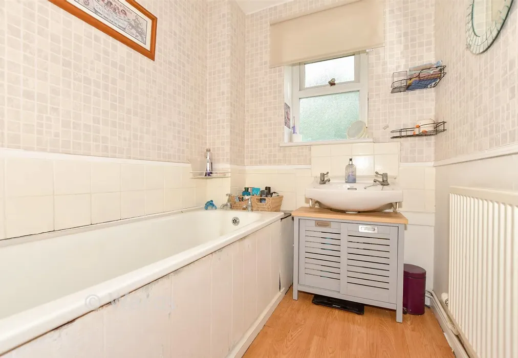 Bathroom - Friars Way, Dover, Kent - Wards of Kent