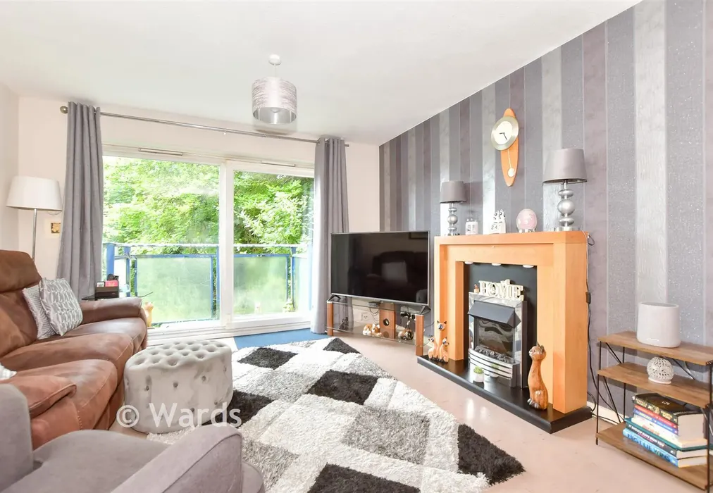 Lounge/Diner - Friars Way, Dover, Kent - Wards of Kent