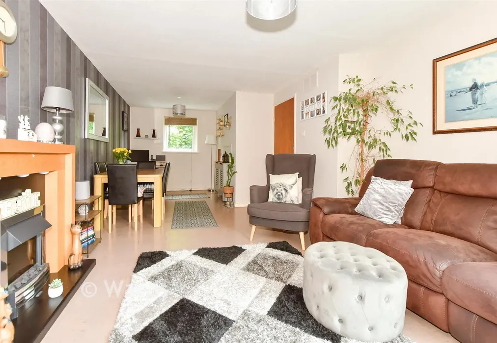 Lounge/Diner - Friars Way, Dover, Kent - Wards of Kent