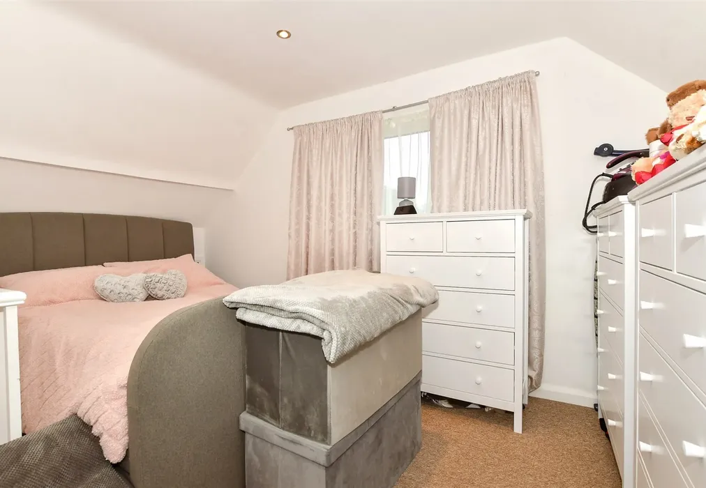 Annexe Bedroom - The Quarries, Boughton Monchelsea, Maidstone, Kent - Wards of Kent