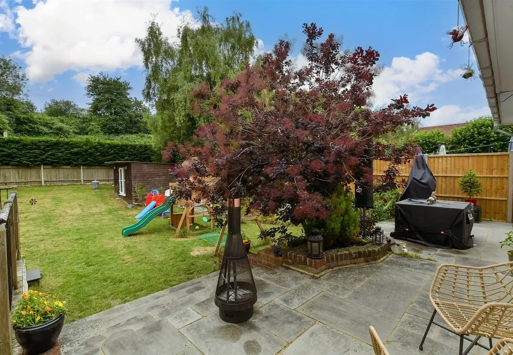 Rear Garden - The Quarries, Boughton Monchelsea, Maidstone, Kent - Wards of Kent