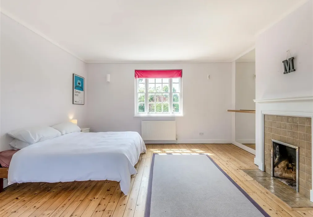 Bedroom - Dixwell Road, Folkestone, Kent - Wards of Kent