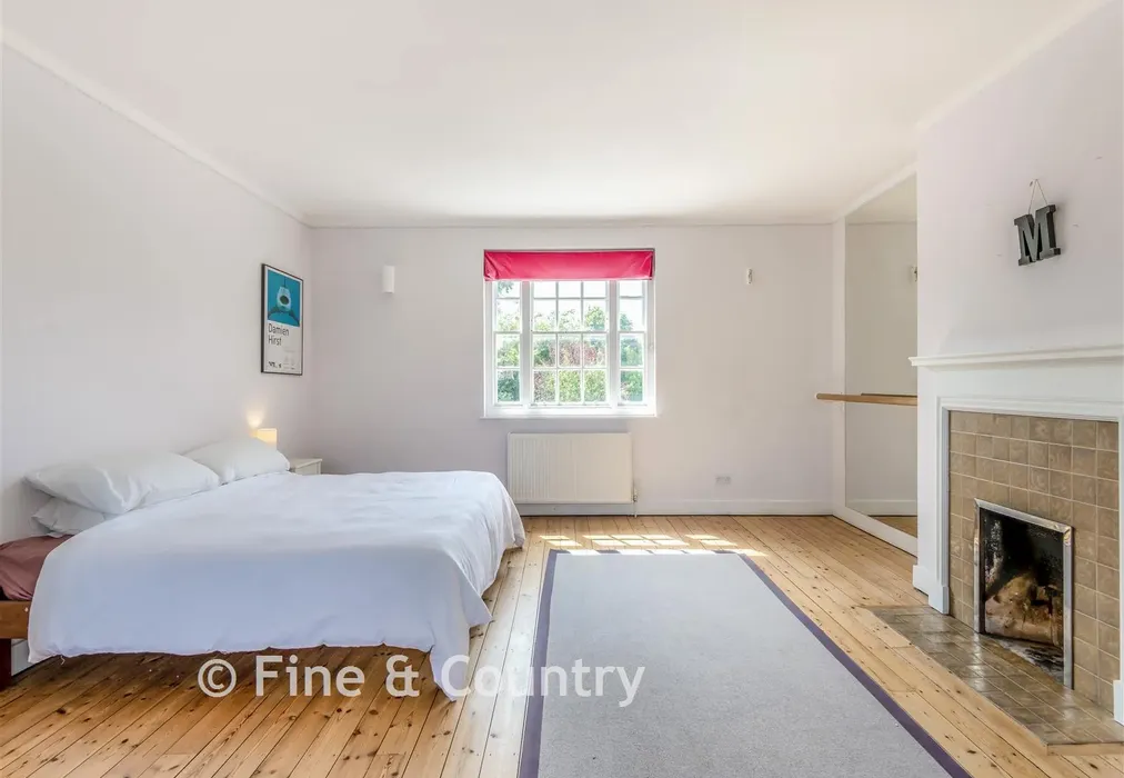 Bedroom - Dixwell Road, Folkestone, Kent - Wards of Kent