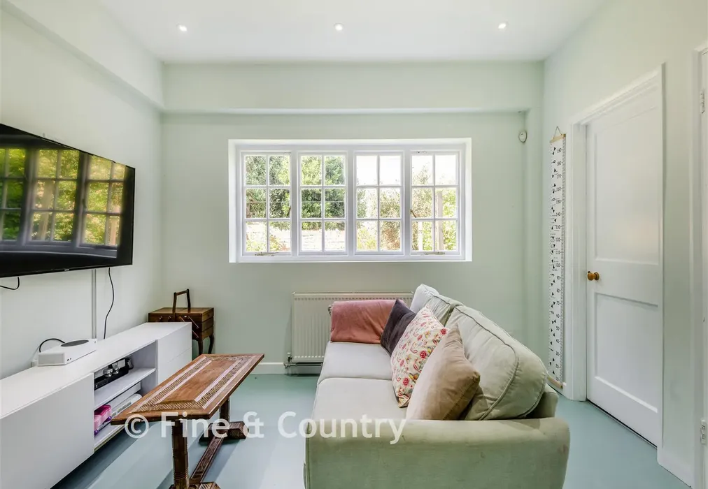 Family Room - Dixwell Road, Folkestone, Kent - Wards of Kent