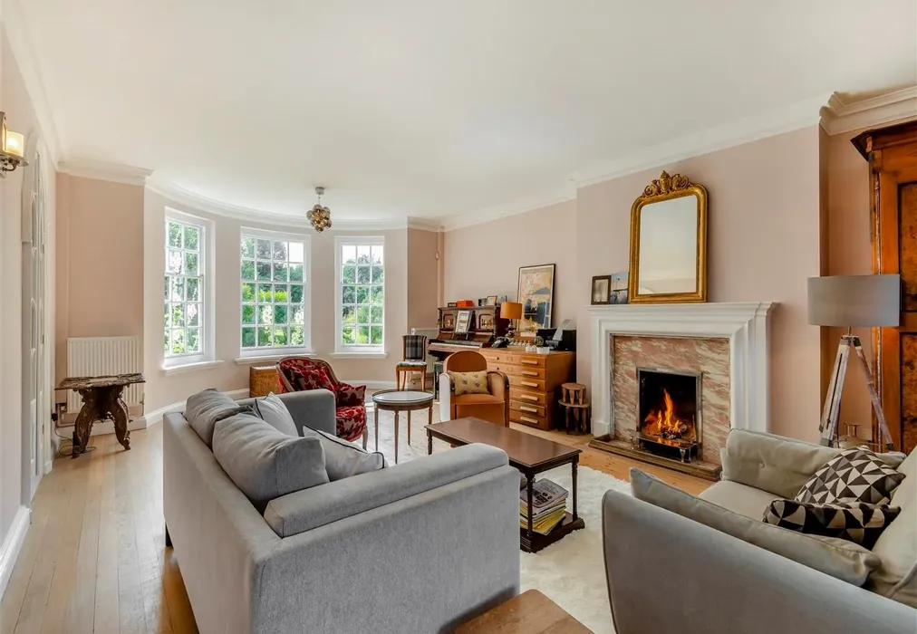 Sitting Room - Dixwell Road, Folkestone, Kent - Wards of Kent