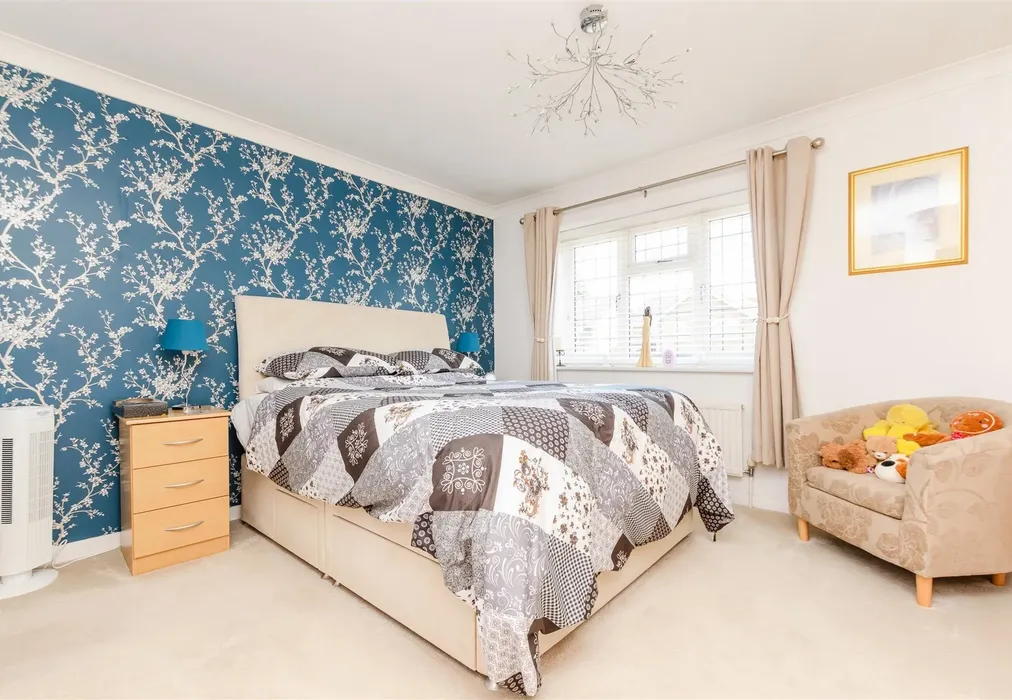 Bedroom 1 - Bracken Lea, Chatham, Kent - Wards of Kent