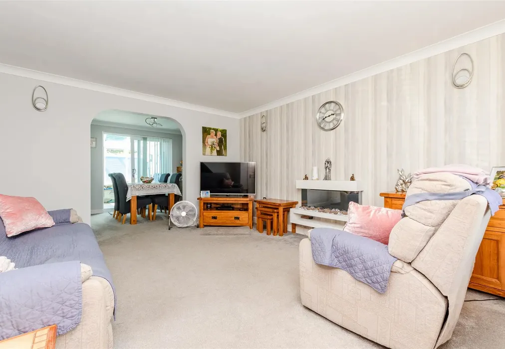 Lounge - Bracken Lea, Chatham, Kent - Wards of Kent