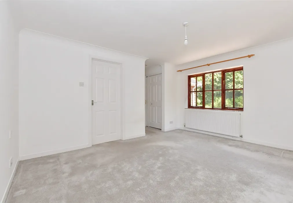 Bedroom 1 - Dunkirk Road South, Faversham, Kent - Wards of Kent