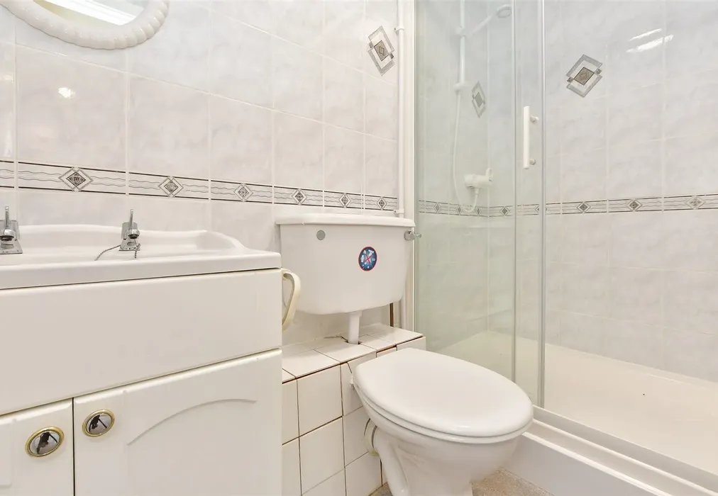En-Suite Shower Room - Dunkirk Road South, Faversham, Kent - Wards of Kent