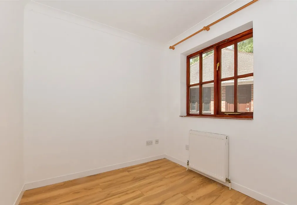 Office - Dunkirk Road South, Faversham, Kent - Wards of Kent