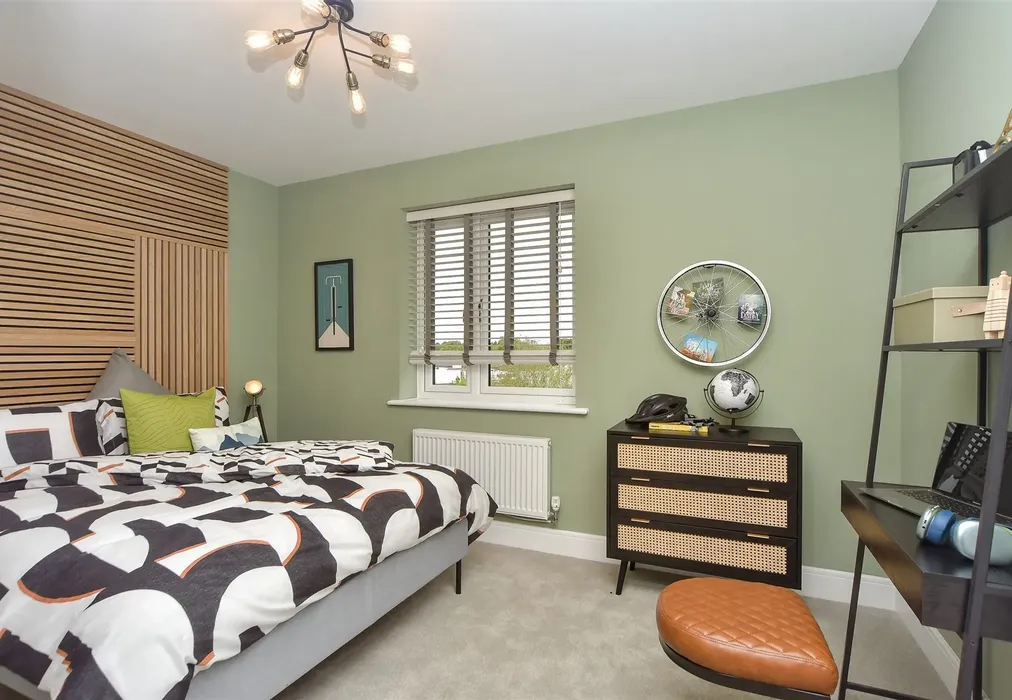 Bedroom 2 - Faversham Lakes, Faversham, Kent - Wards of Kent