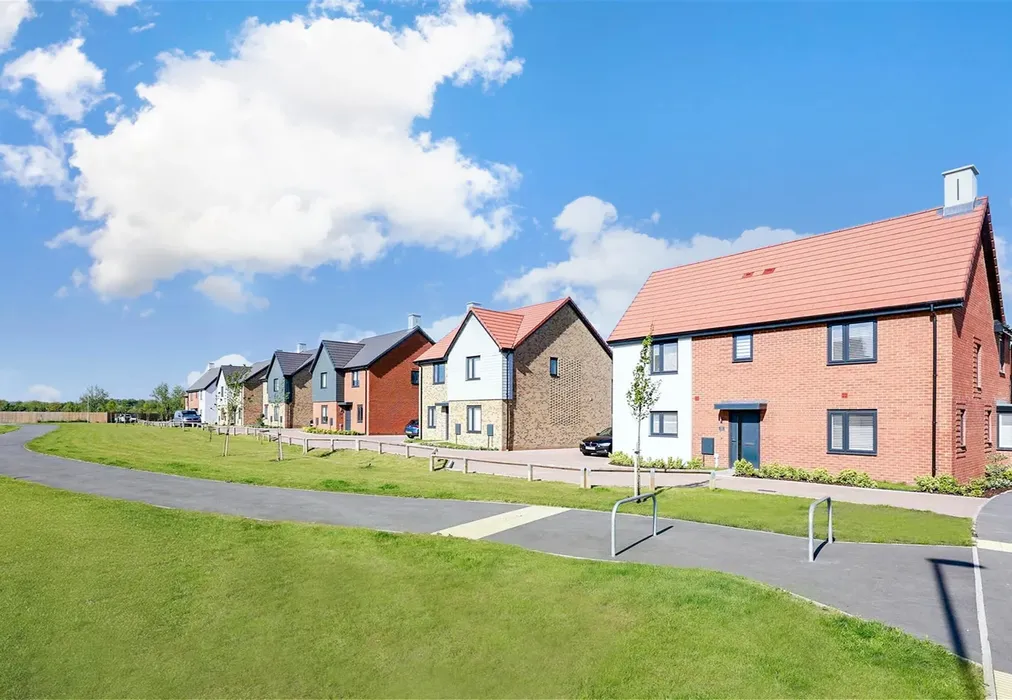 Street Scene - Faversham Lakes, Faversham, Kent - Wards of Kent