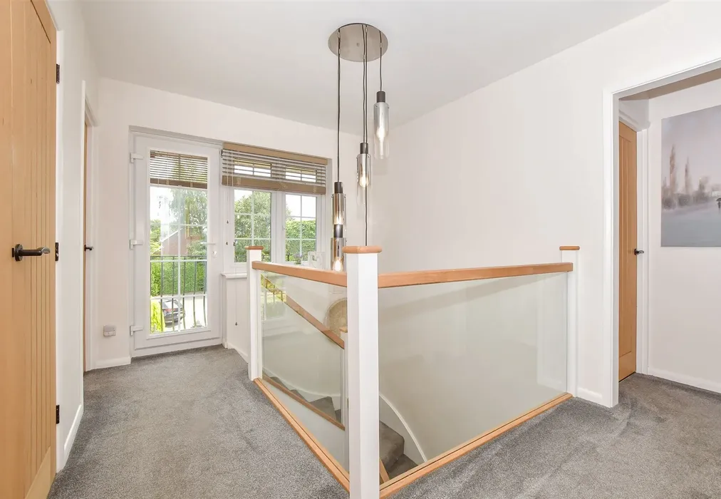 Landing - Bowl Field, Hastingleigh, Ashford, Kent - Wards of Kent