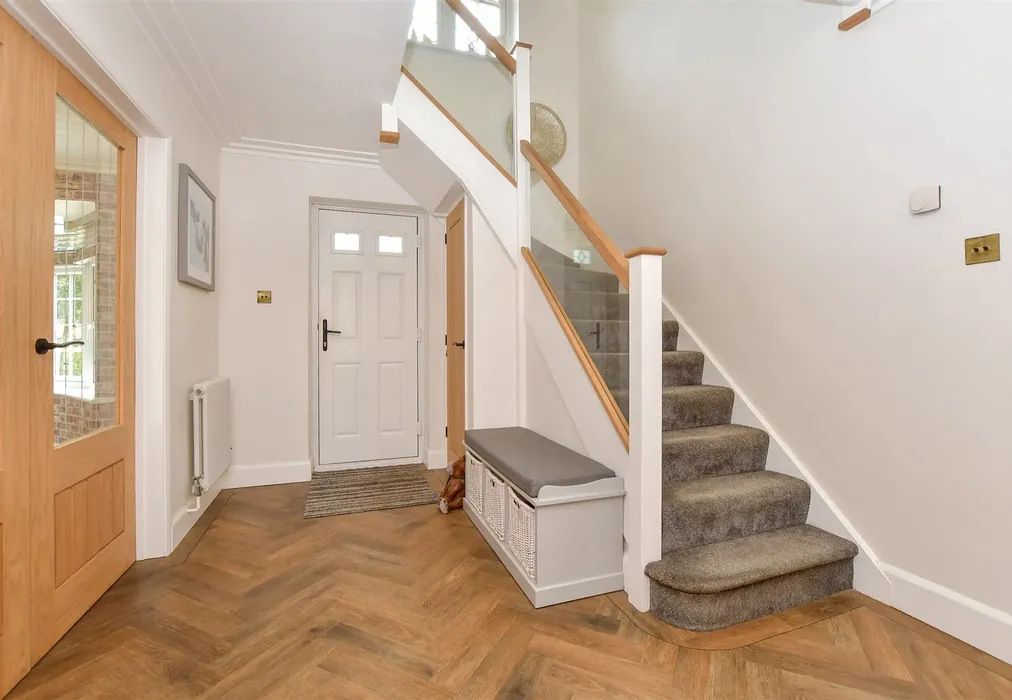 Entrance Hall - Bowl Field, Hastingleigh, Ashford, Kent - Wards of Kent