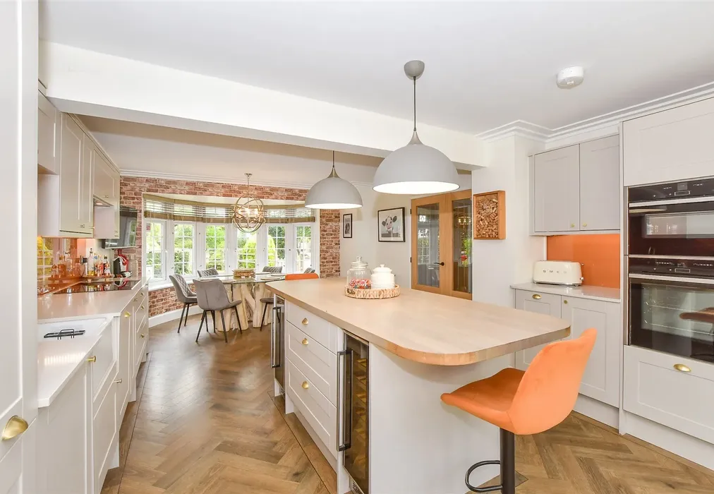 Kitchen/Diner - Bowl Field, Hastingleigh, Ashford, Kent - Wards of Kent