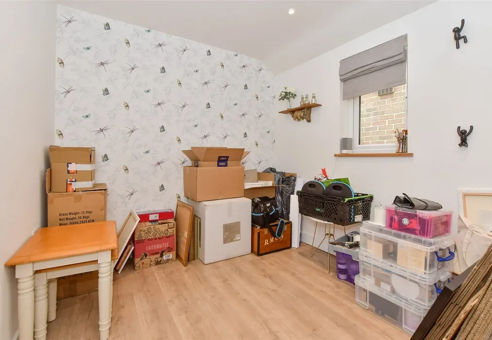Room 2 - Bowl Field, Hastingleigh, Ashford, Kent - Wards of Kent