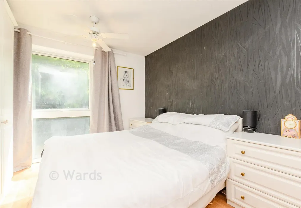 Bedroom 1 - Croftside, Vigo Village, Meopham, Kent - Wards of Kent