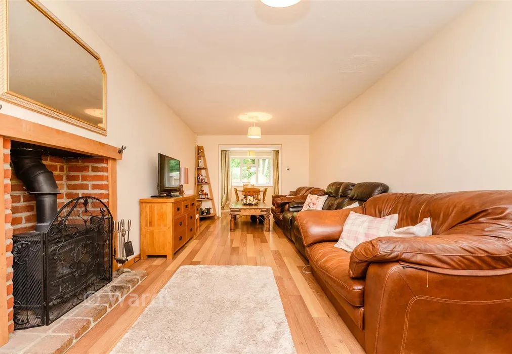 Lounge - Croftside, Vigo Village, Meopham, Kent - Wards of Kent