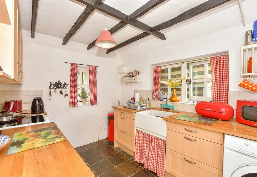 Kitchen - Newchurch, Romney Marsh, Kent - Wards of Kent