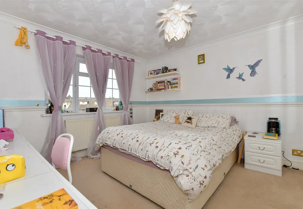 Bedroom 3 - Shernolds, Maidstone, Kent - Wards of Kent