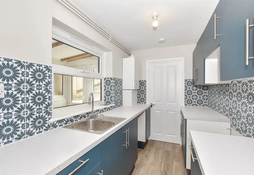 Kitchen - Clarendon Place, Dover, Kent - Wards of Kent