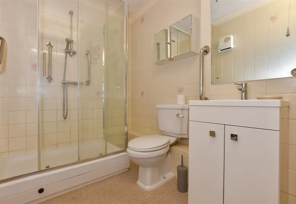 Shower Room - Queen Anne Road, Maidstone, Kent - Wards of Kent