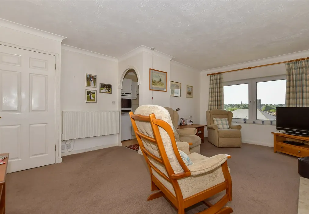 Lounge - Queen Anne Road, Maidstone, Kent - Wards of Kent