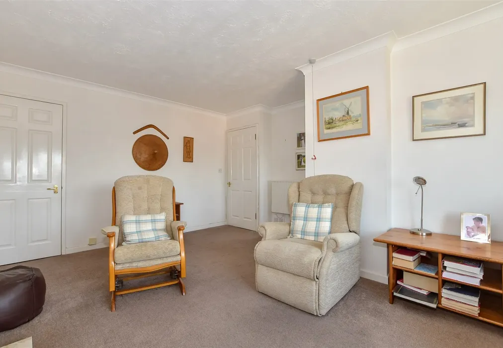 Lounge - Queen Anne Road, Maidstone, Kent - Wards of Kent