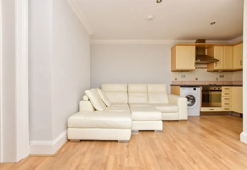 Lounge/Kitchen - The Parade, Broadstairs, Kent - Wards of Kent