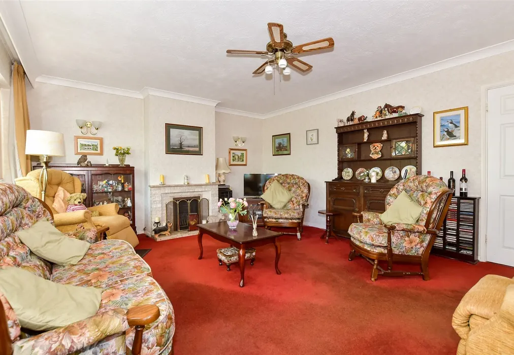 Lounge - Nursery Avenue, Bearsted, Maidstone, Kent - Wards of Kent